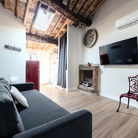 31 Steps To Heaven - Heart Of Lucca Apartment ภายนอก รูปภาพ