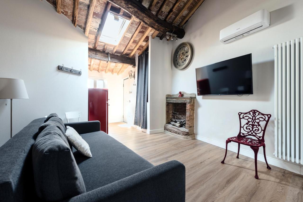 31 Steps To Heaven - Heart Of Lucca Apartment ภายนอก รูปภาพ
